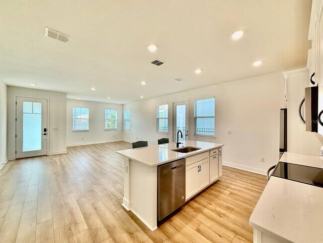 Building Photo - 2031 Wild Heron Ct