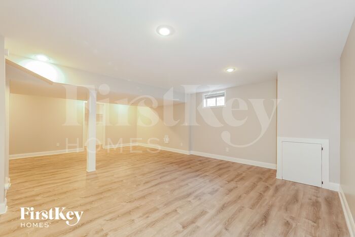 Building Photo - 8533 N Overland Dr