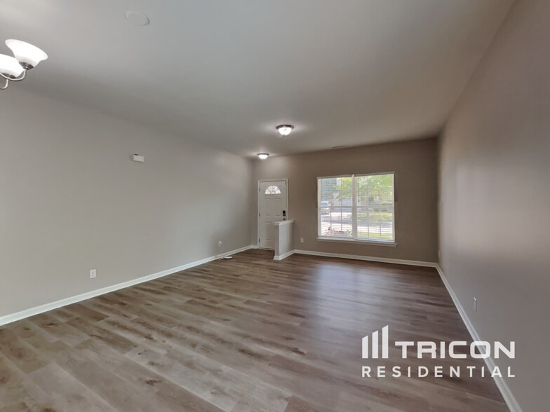 Building Photo - 1104 Braemar Highland Dr