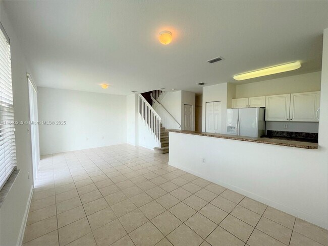 Building Photo - 957 NE 42nd Ave