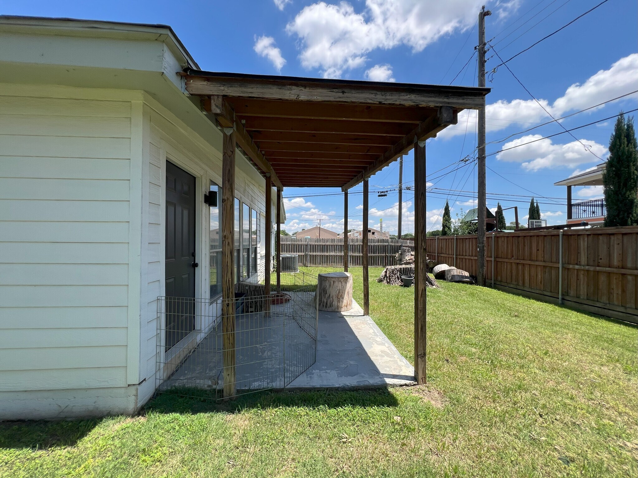 Building Photo - 1702 Bristol Ct N