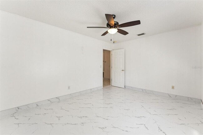 Building Photo - 2205 Wintermere Pointe Dr