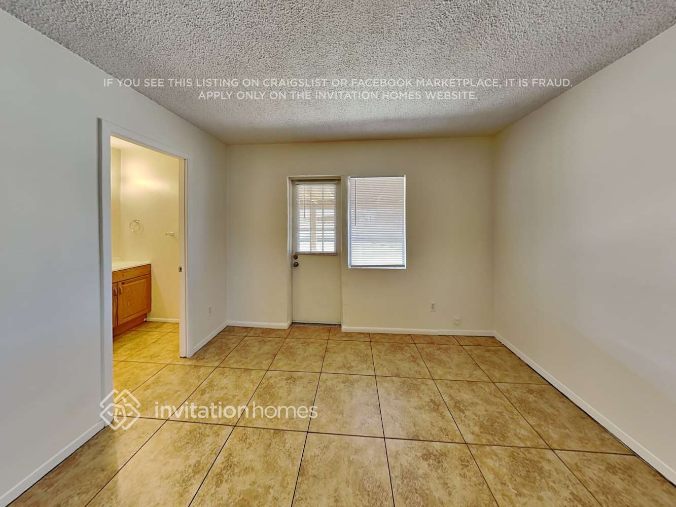 Building Photo - 6213 W Claremont St