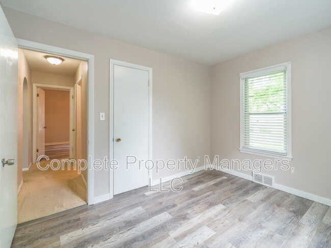 Building Photo - 1713 1st Ave NE