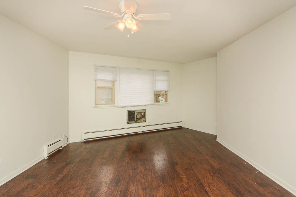 Building Photo - 7319 N Rogers Ave
