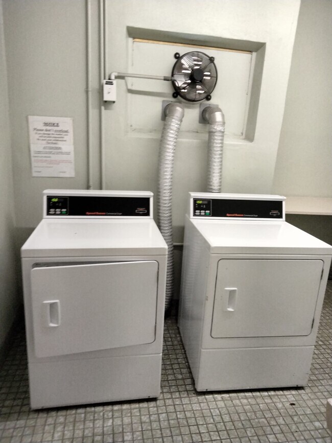 laundry - 300 NE 14th Ave