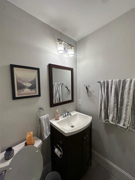 Building Photo - 22 Linden Ave