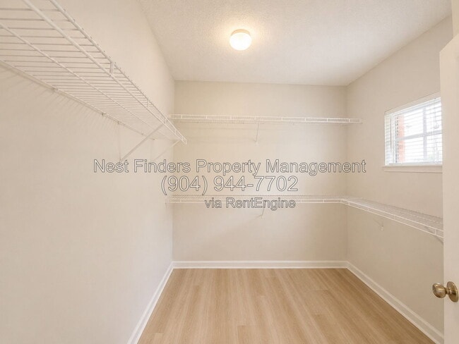 Building Photo - 10000 Gate Pkwy N
