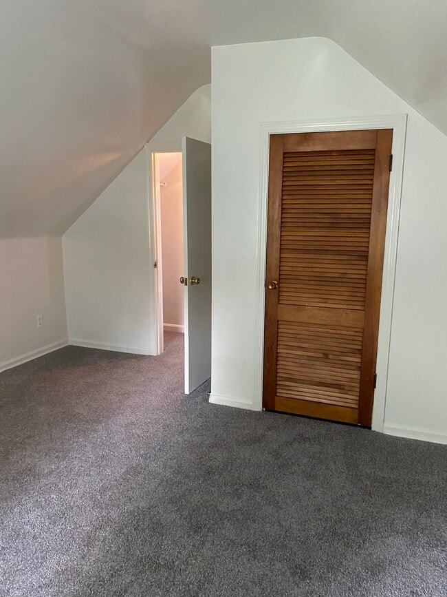 Building Photo - 1584 North Rd SE