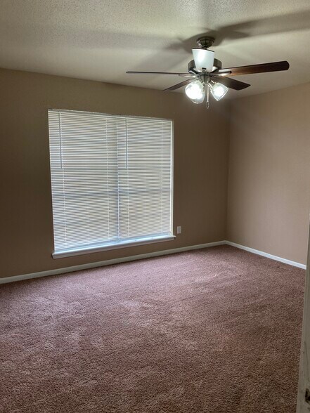 Bedroom 1 - 1500 Elm Ave