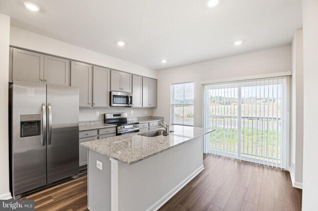 Building Photo - 105 Milburn Dr