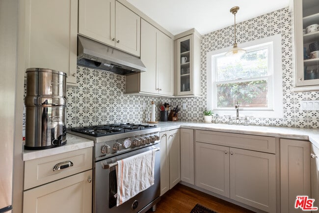 Building Photo - 6271 Saylin Ln