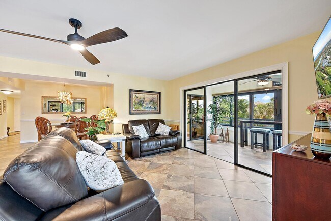Building Photo - 533 Oak Harbour Dr