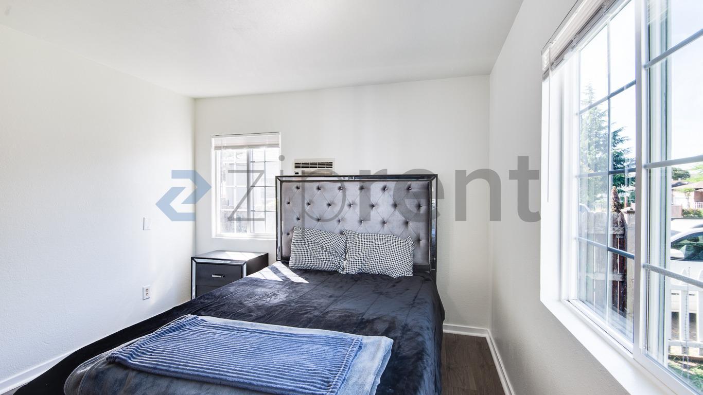 Building Photo - 812 Humboldt St