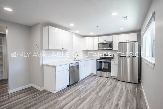 Building Photo - 134-138 S 300 W