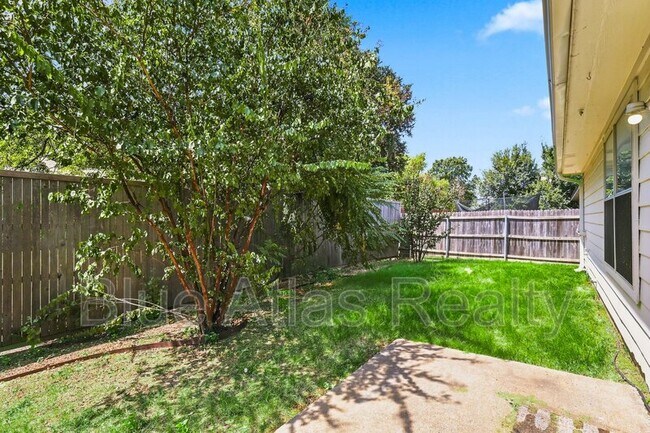 Building Photo - 1012 Waterview Dr