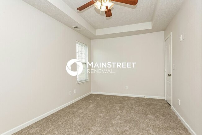 Building Photo - 3 Bedroom Pet-Friendly Home in La Vergne, TN with Main Street Renewal