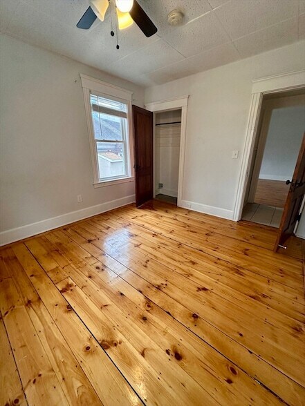 Building Photo - 11 Dupont St