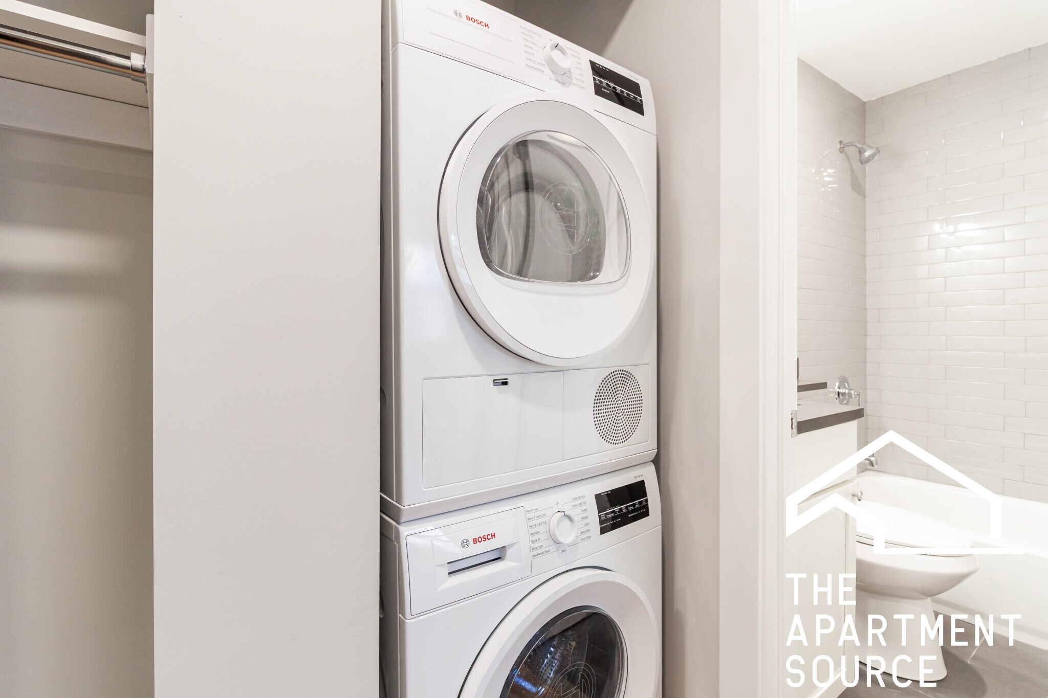 Building Photo - 540 W Aldine Ave