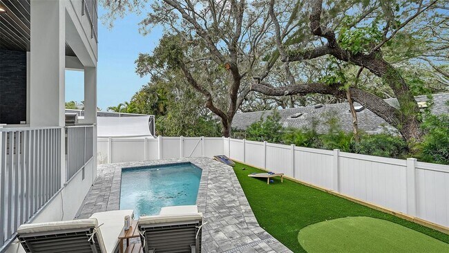 Building Photo - 1537 Siesta Dr