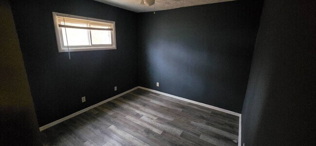 Building Photo - Charming 3-Bedroom Property in Prime Location ( SECTION 8 VOUCHER ACCEPTED )