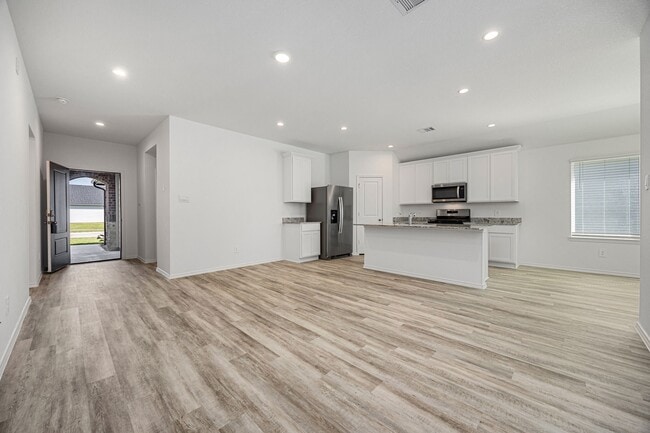 Building Photo - 31019 Delamere Turn Trial