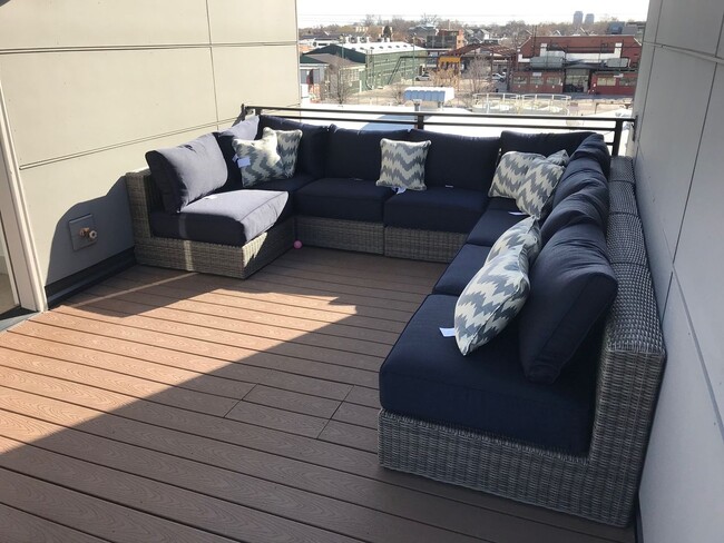 Building Photo - 2 Bedroom Townhome in the Heart of Rino!