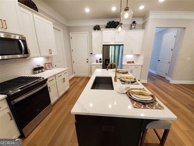 Building Photo - 1704 Pardee Dr