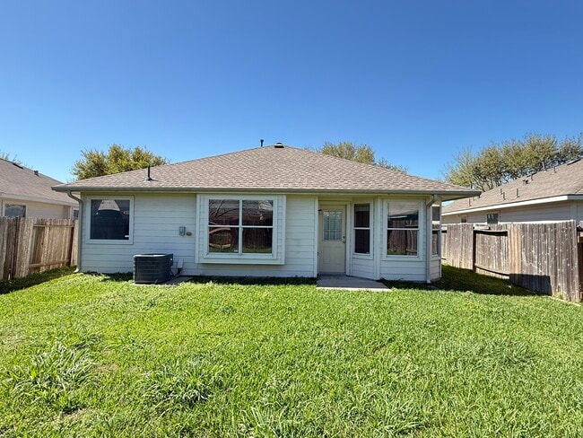 Building Photo - 12510 Magnolia Canyon