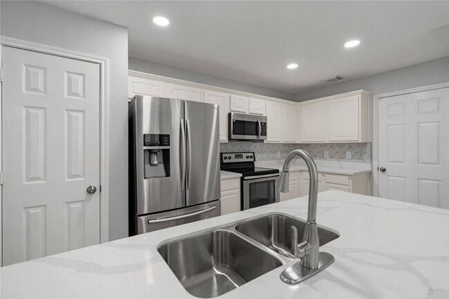 Building Photo - 38 N Walden Elms Cir