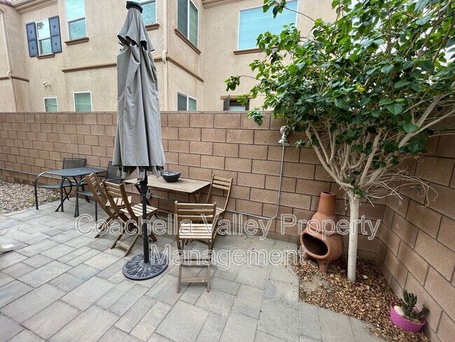 Building Photo - 321 Paseo Gusto