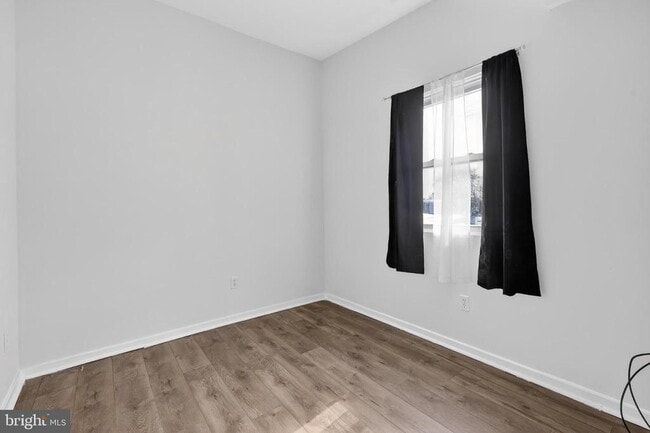 Building Photo - 1918 W Diamond St