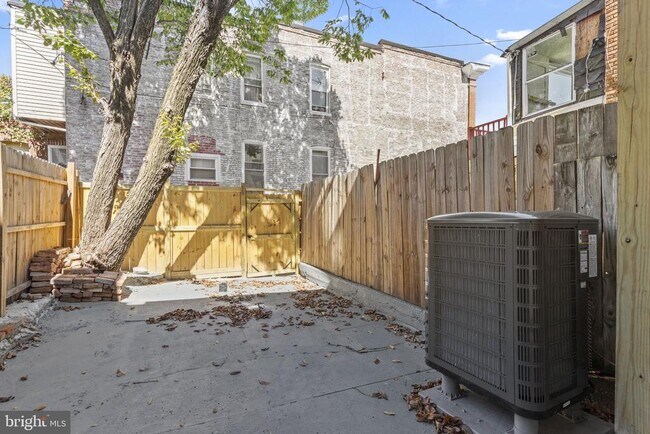 Building Photo - 1934 E Lafayette Ave