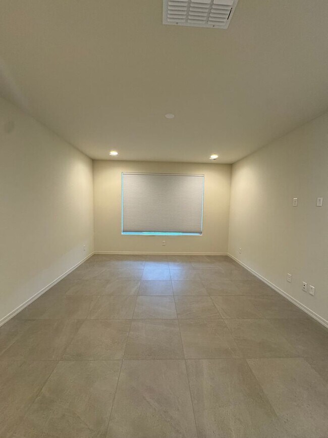 Building Photo - 17156 W Smoketree Dr