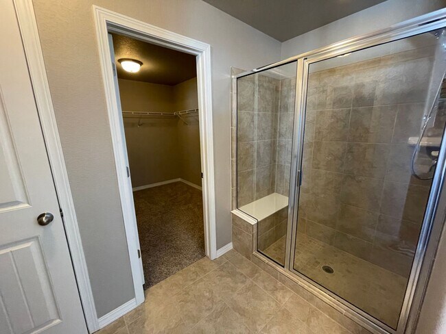Building Photo - BEAUTIFUL HOME OFF BLACK FOREST & WOODMEN!!