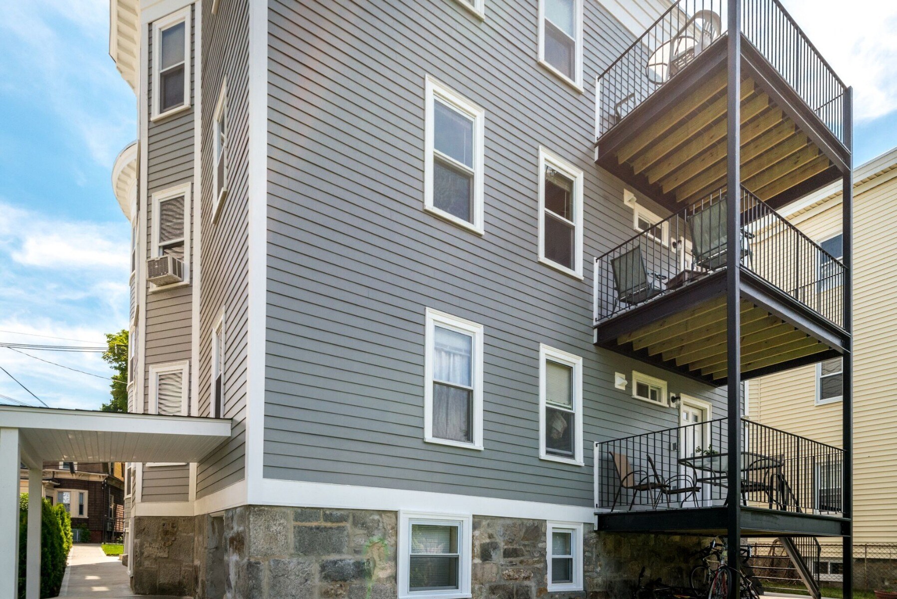Building Photo - 79 Foster St
