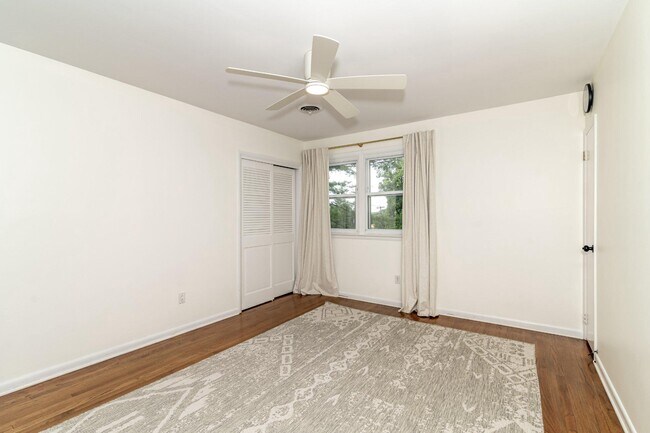 Building Photo - 1800 Lark Ln