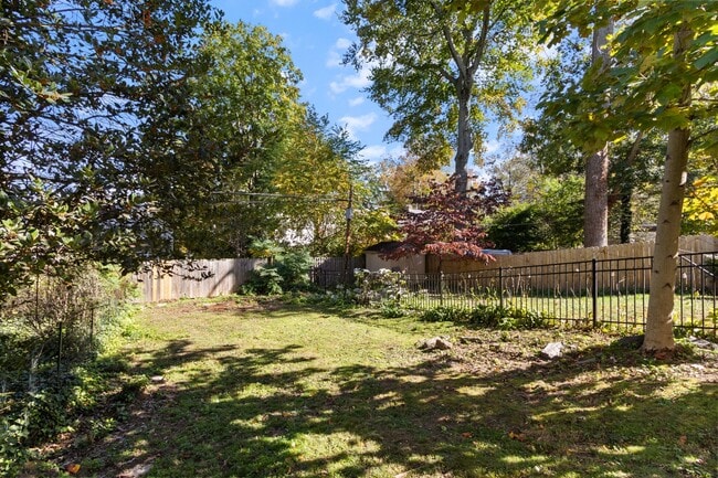 Building Photo - 521 Homewood Ave