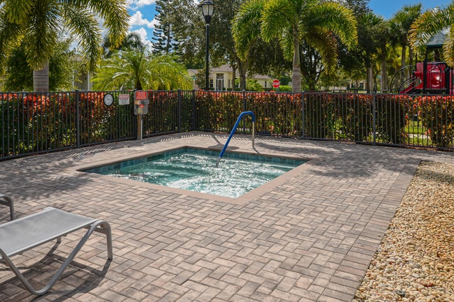 Building Photo - 9949 E Villa Cir