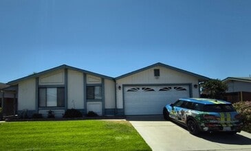 Building Photo - Single Level Home in Gated Community
