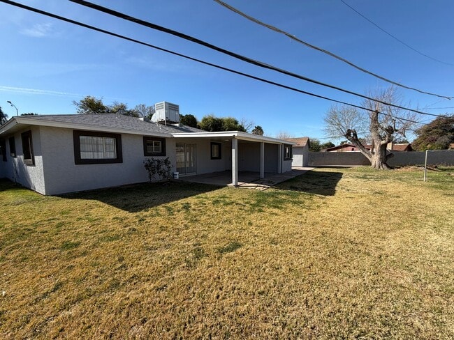 Building Photo - Spacious 4 Bed 3 Bath Single-Level Home | RV Gate | Huge Yard | Bright Open Layout