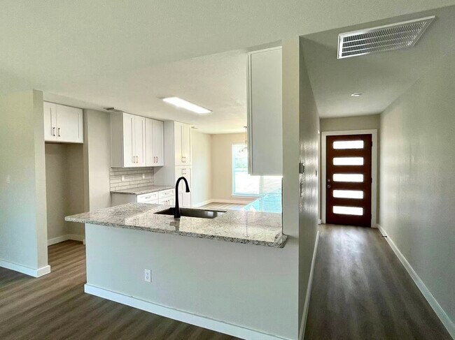 Building Photo - 2910 Cherry Hills Dr