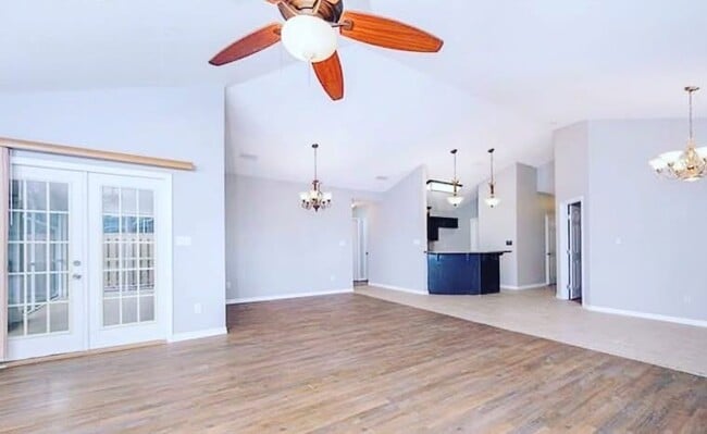 Building Photo - 21565 Palmer Ct