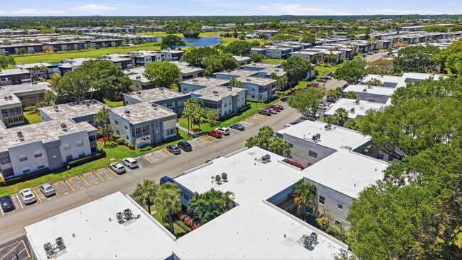 Building Photo - 452 Normandy Ln