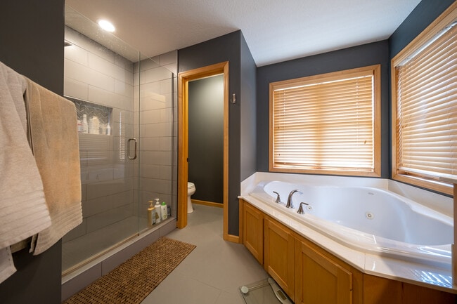 Building Photo - 7122 Harrison Hill Trail