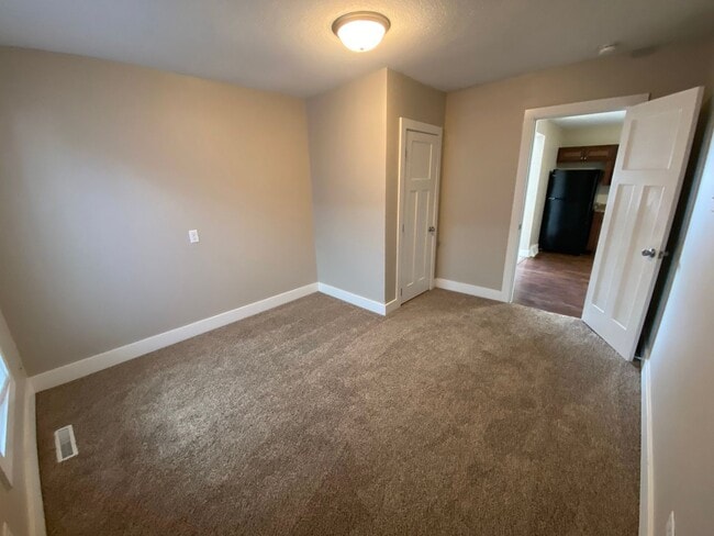 Building Photo - 4 Bedroom Home just 3 minutes from downtown!