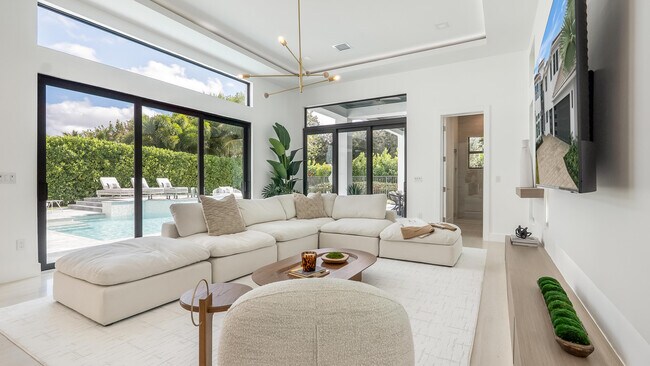 Building Photo - 17400 Rosella Rd