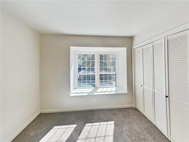 Building Photo - 115 Woodmere Square NW