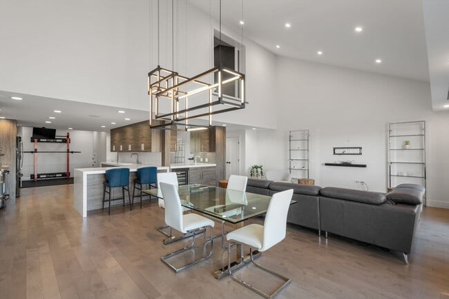 Building Photo - 65 Lake Ave