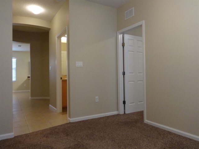Building Photo - 560 Loxley Ct